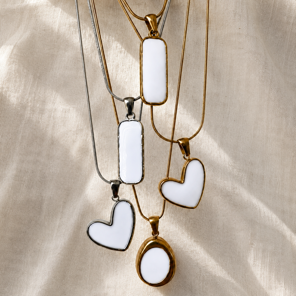 Collana con Ciondolo a sfondo bianco personalizzabile